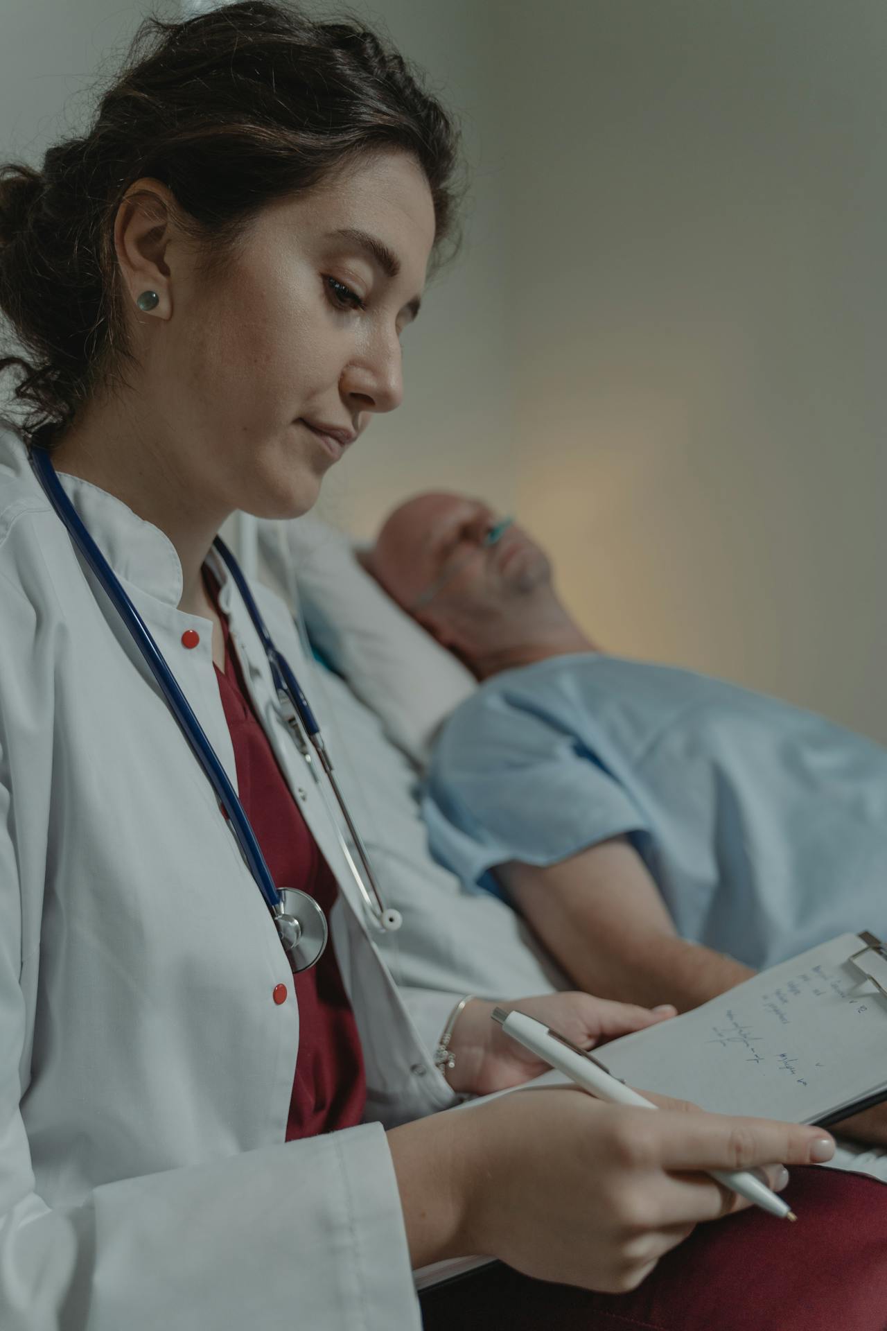Hospitales privados vs públicos: costos reales